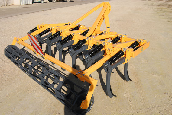 Cultivateur, déchaumeur à dents