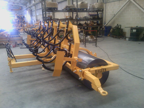 Cultivateur, déchaumeur à dents